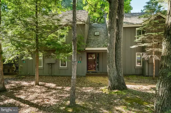 31 Downhill, LAKE HARMONY, PA 18624