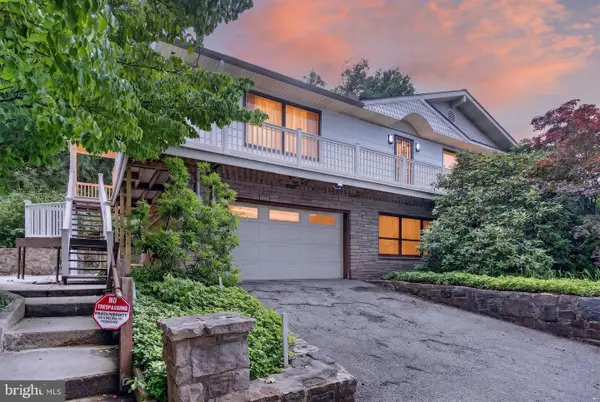 34 W Water St, LANSFORD, PA 18232