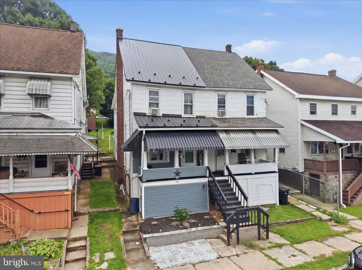 151 E Catawissa St, Nesquehoning, PA 18240 - #1