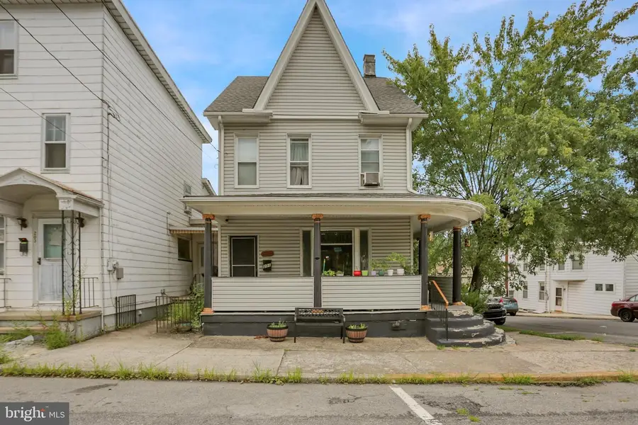 201 W Abbott St, Lansford, PA 18232 - #2