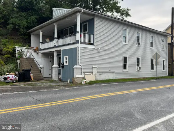 39 Canal St, LEHIGHTON, PA 18235