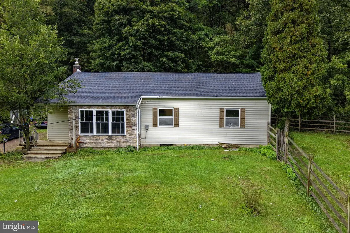 2865 Hemlock St, Palmerton, PA 18071 - #1