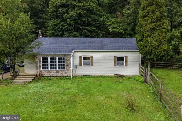 2865 Hemlock St, PALMERTON, PA 18071