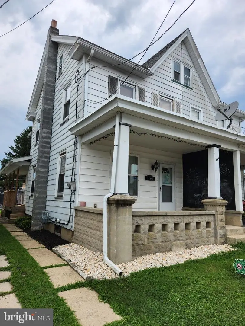 388 S 2nd St, Lehighton, PA 18235 - #2