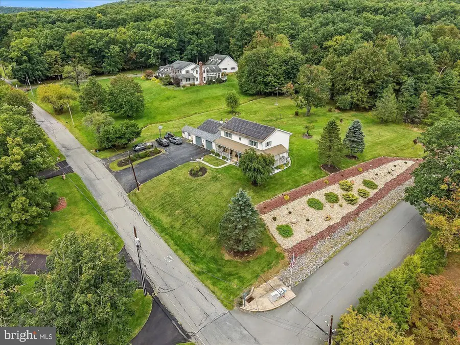 322 W 10th St, Jim Thorpe, PA 18229 - #3