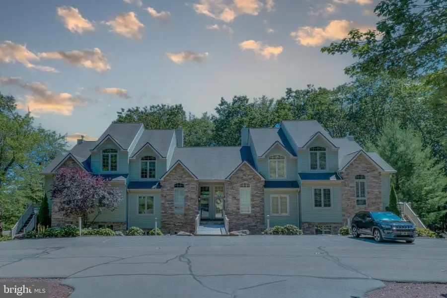 46 Mountainwoods Dr, Lake Harmony, PA 18624 - #2