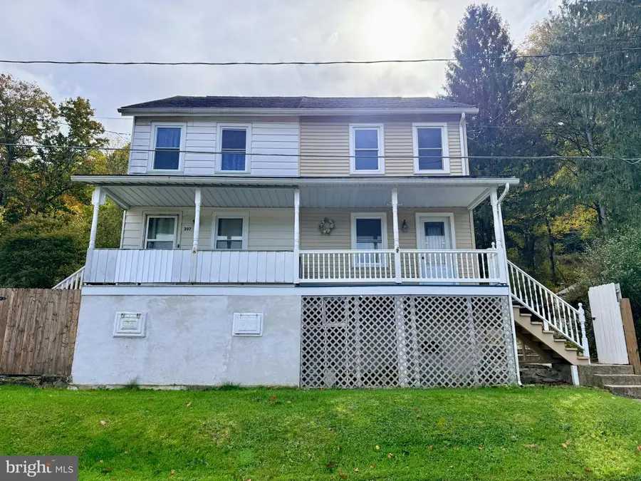 207 Yard St, Nesquehoning, PA 18240 - #3