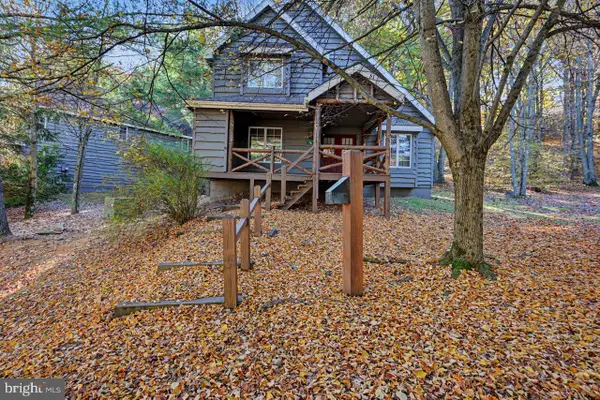 76 Short Hill Rd, LAKE HARMONY, PA 18624