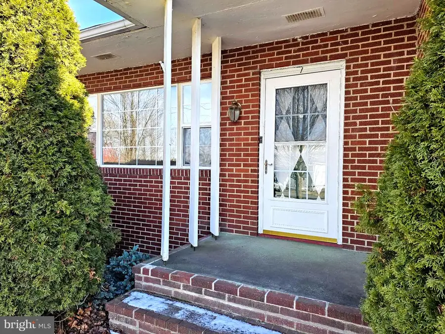 517 W Presqueisle St, Philipsburg, PA 16866 - #2