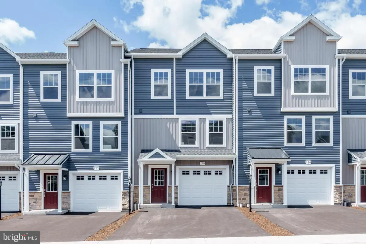 124 Dolomite Dr, Port Matilda, PA 16870 - Image #1