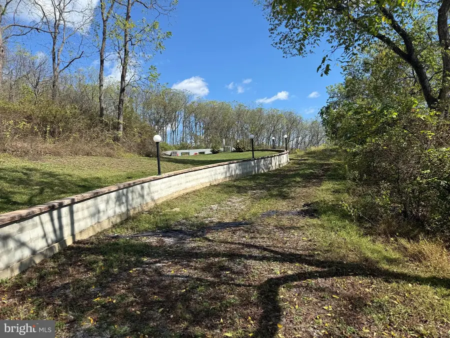 1815 Walnut Grove Dr, State College, PA 16801 - Image #2