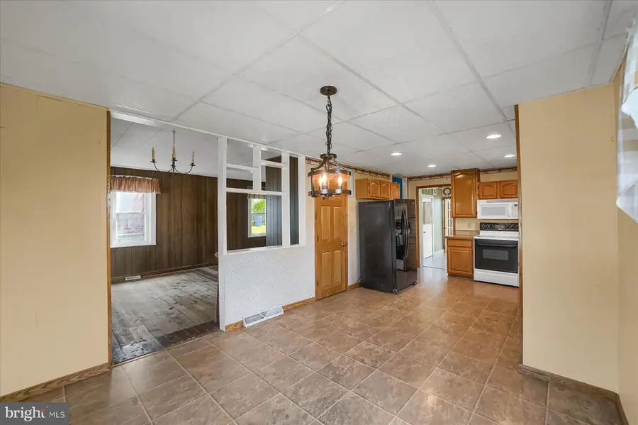 156 E Main St, Rebersburg, PA 16872 - Image #2