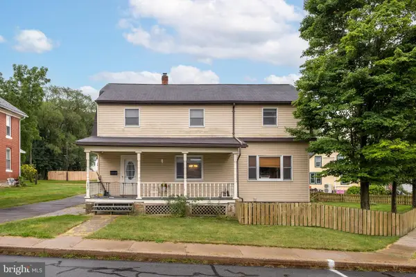 282 S Main St, PLEASANT GAP, PA 16823