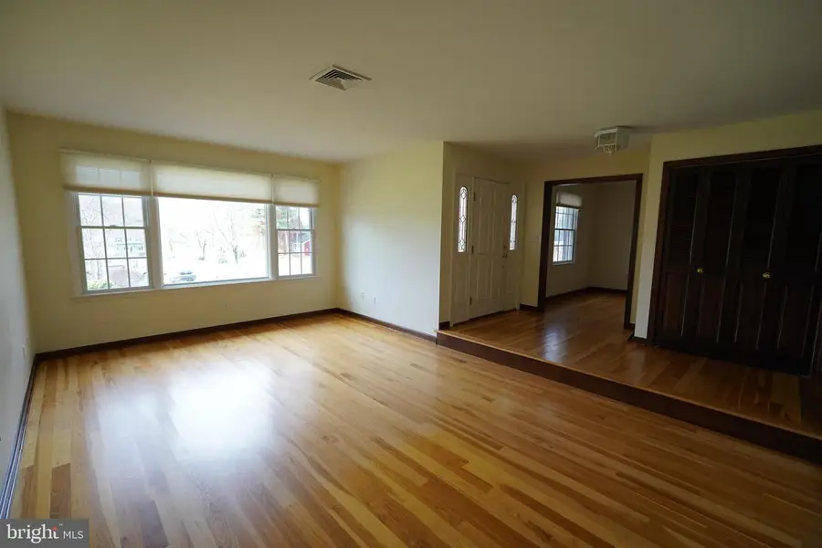 212 Seneca Cir, State College, PA 16801 - Image #3