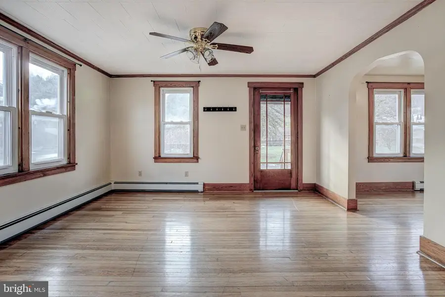 144 Long St, Spring Mills, PA 16875 - Image #2