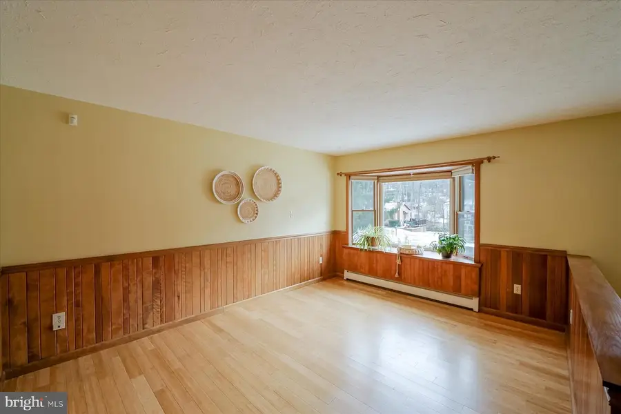 633 W Hillside Ave, State College, PA 16803 - Image #3