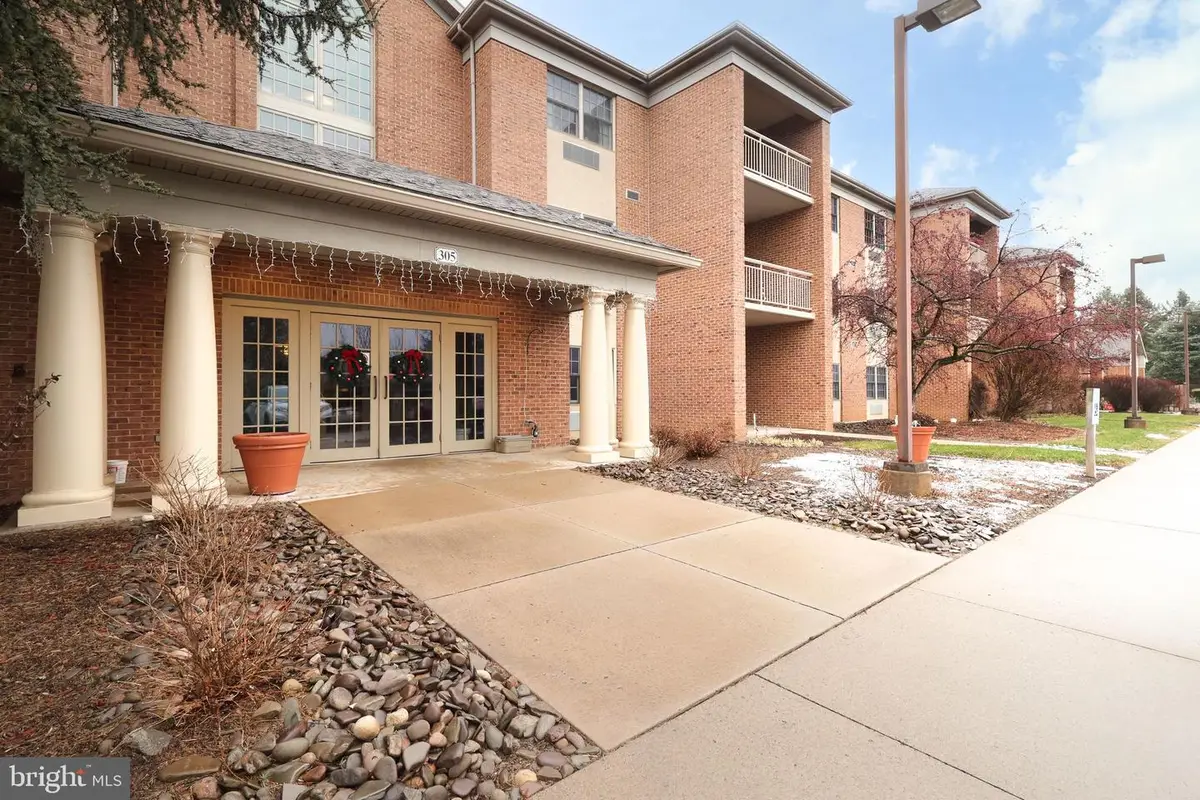 305 Village Heights Dr #124, State College, PA 16801 - Image #1