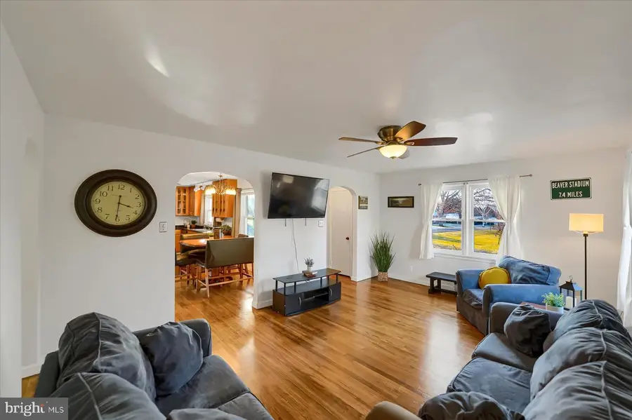 147 Sunset Ave, Pleasant Gap, PA 16823 - Image #3