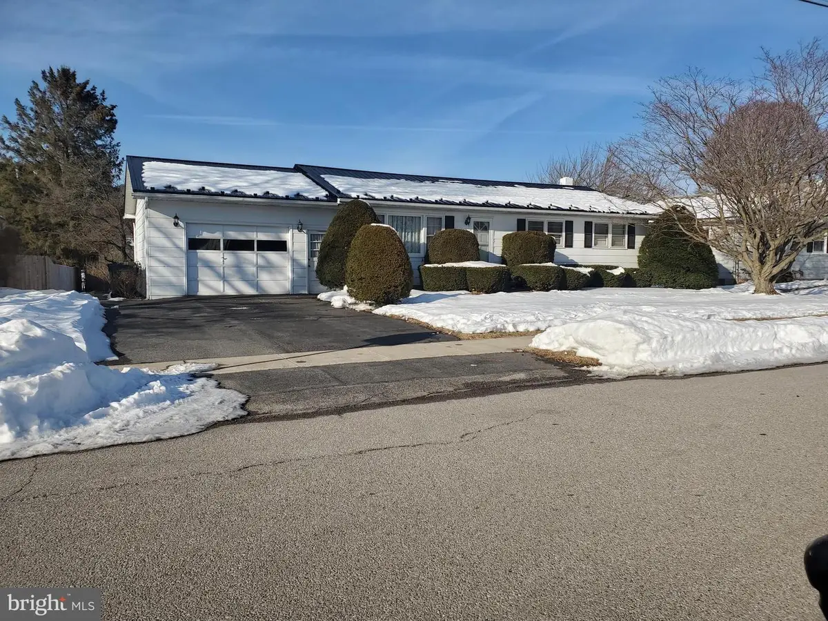 927 E High St, Bellefonte, PA 16823 - #1