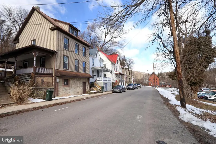 131 N Thomas St, Bellefonte, PA 16823 - #3