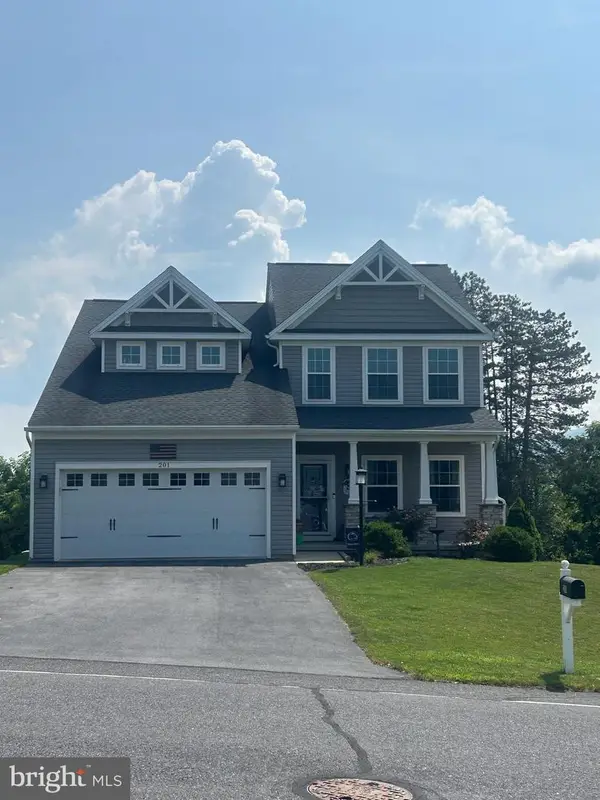 201 Jefferson Cir, BELLEFONTE, PA 16823