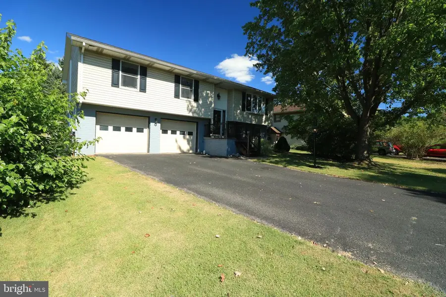 311 Goldfinch Dr, State College, PA 16801 - #2