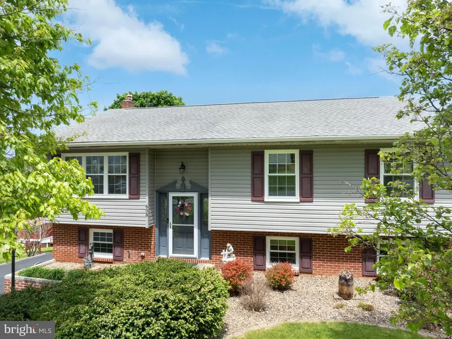 608 Blanchard St, Bellefonte, PA 16823 - #3