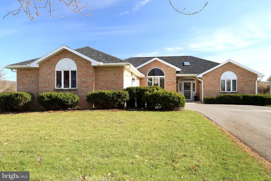 128 Waypoint Cir, State College, PA 16801 - #2