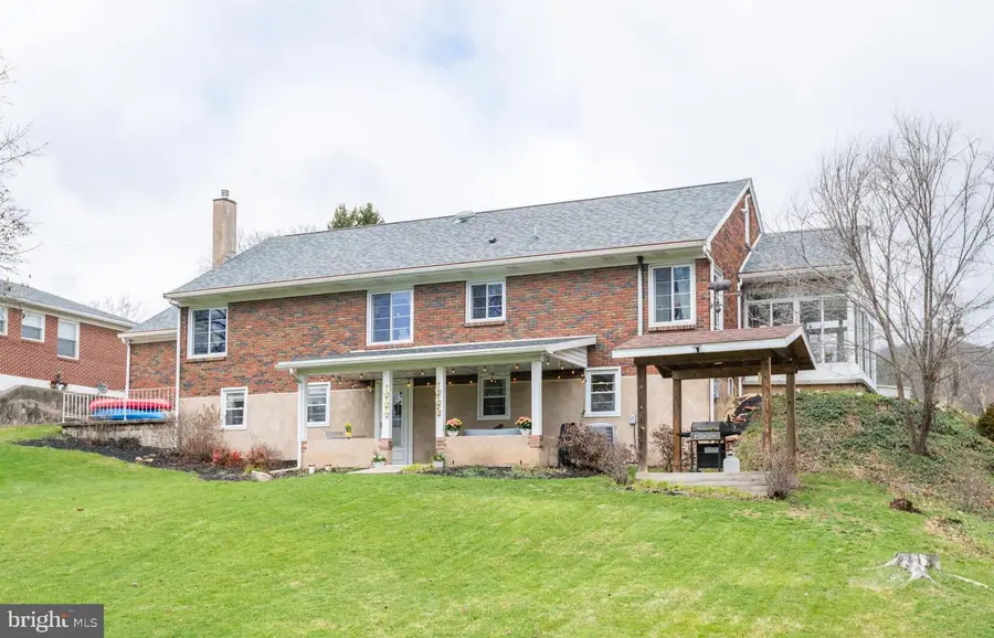 724 E Curtin St, Bellefonte, PA 16823 - #3