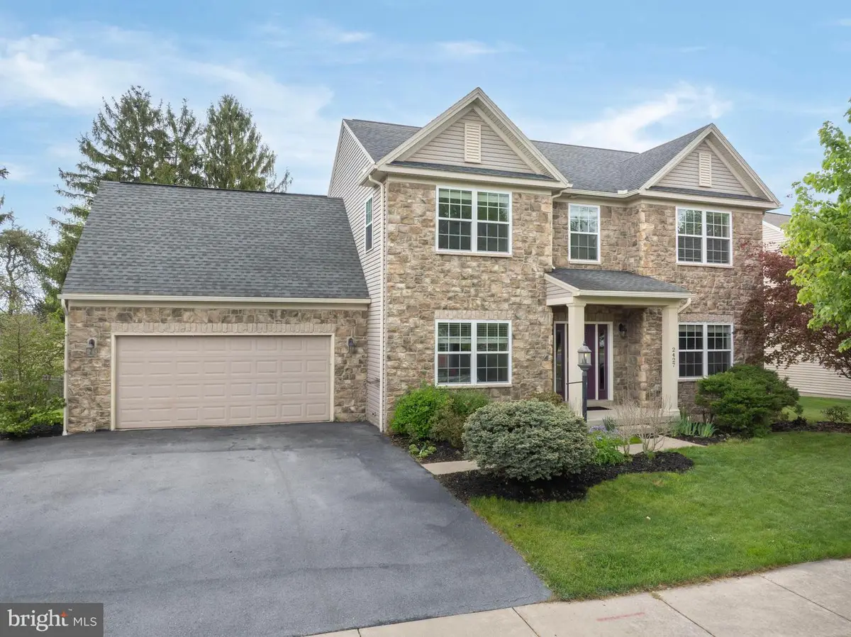 2427 Saratoga Dr, State College, PA 16801 - #1