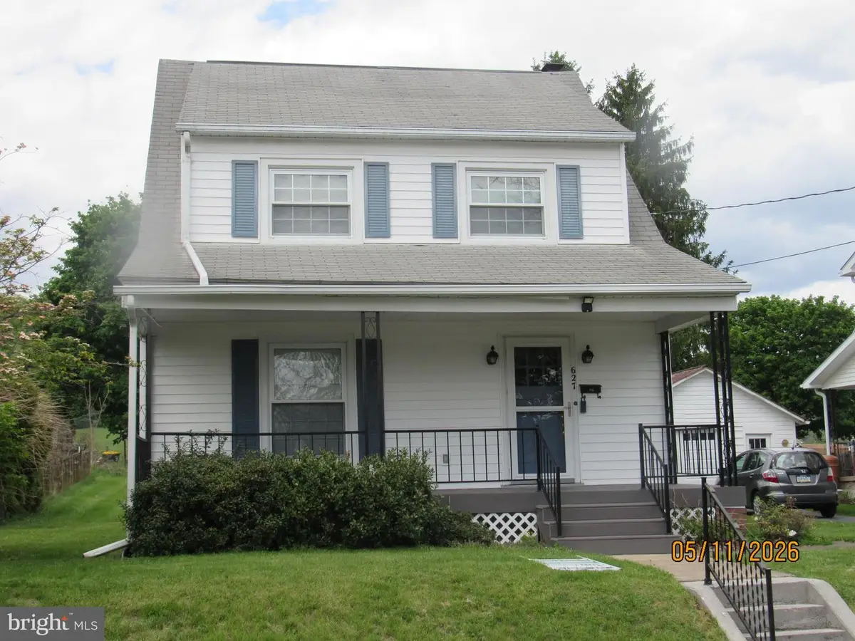 627 Halfmoon St, Bellefonte, PA 16823 - #1