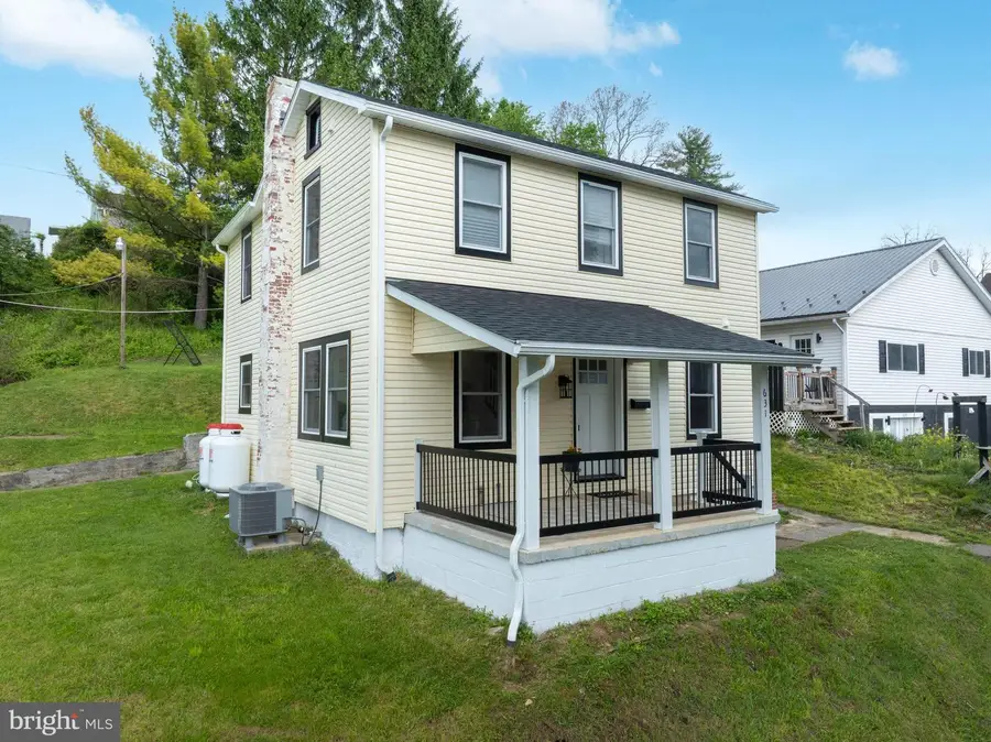 631 Fairview St, Bellefonte, PA 16823 - #2
