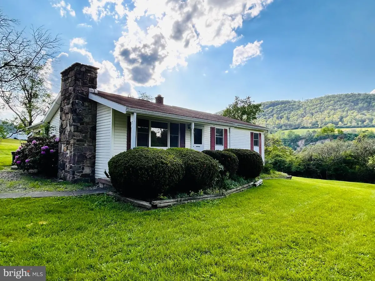 215 Brown Ave, Bellefonte, PA 16823 - #1