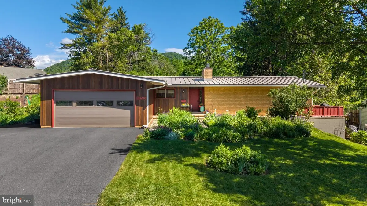705 E Curtin St, Bellefonte, PA 16823 - #1