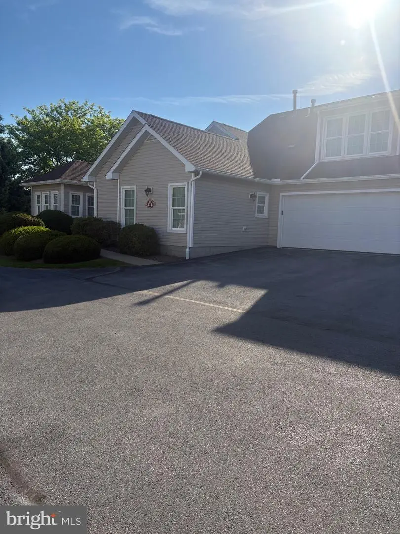 3301 Shellers Bend #911, State College, PA 16801 - #1