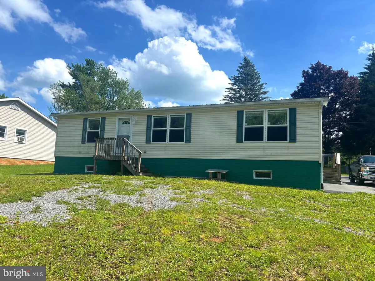 107 E Park Ave, Snow Shoe, PA 16874 - #1