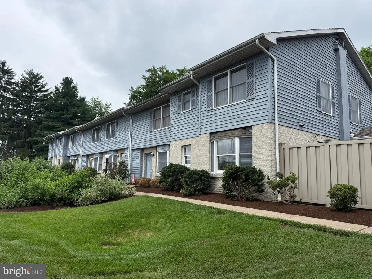 933-3 W Whitehall Rd, State College, PA 16801 - #1