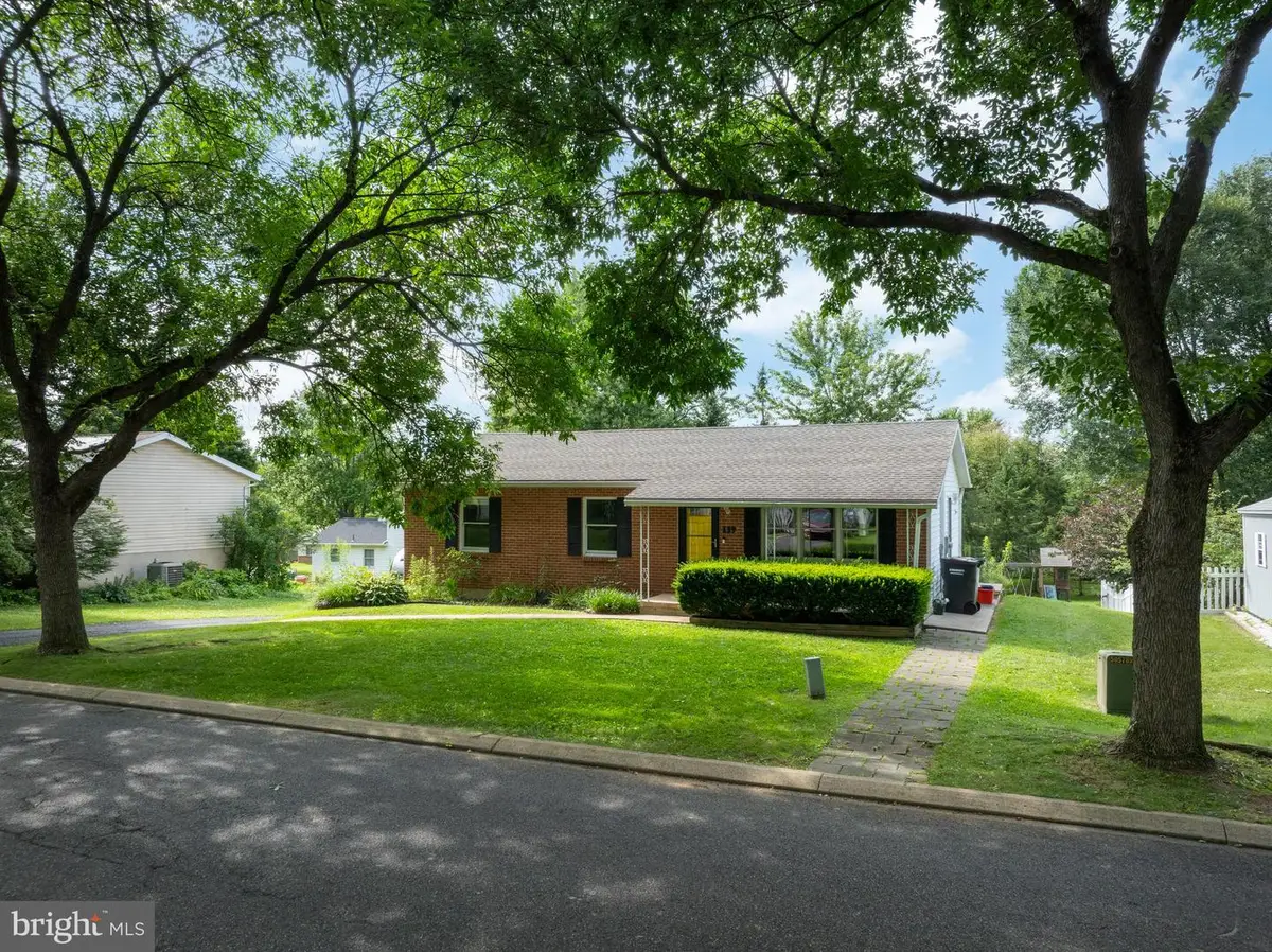 139 Kuhns Ln, State College, PA 16801 - #1