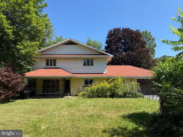 210 E Olive St, SNOW SHOE, PA 16874