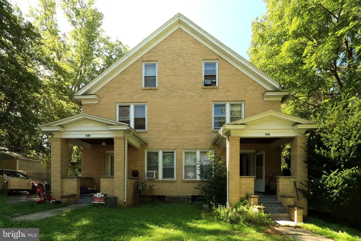 824 Elmwood St, State College, PA 16801 - #1