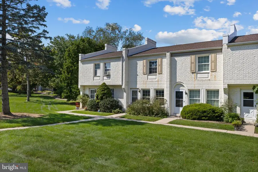 923 Stratford Ct, State College, PA 16801 - #3