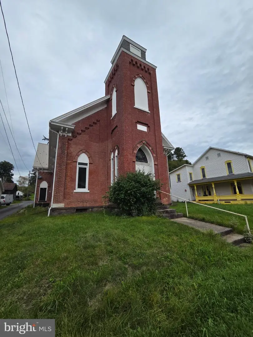 498 Main St, Coburn, PA 16832 - #1