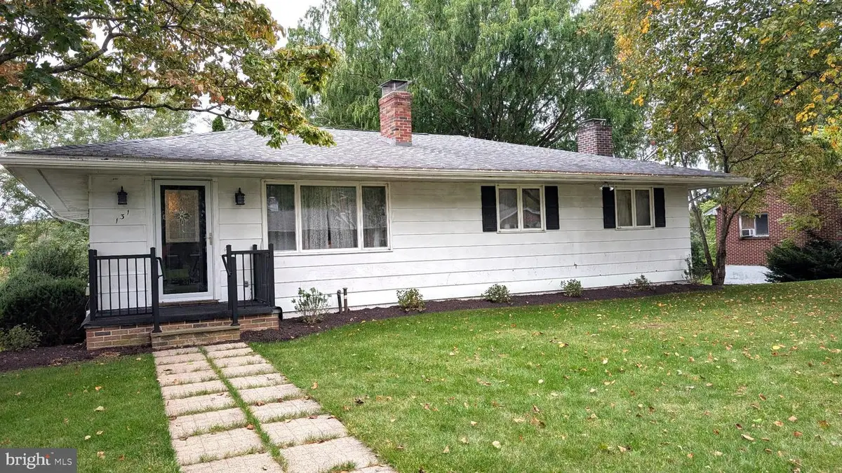 131 Oak St, Millheim, PA 16854 - #1