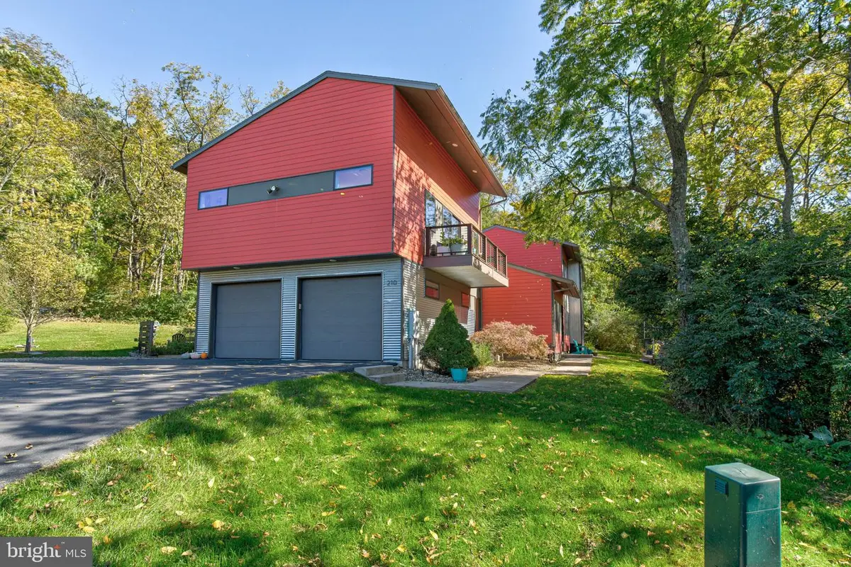 210 Meadowview Dr, State College, PA 16801 - #1