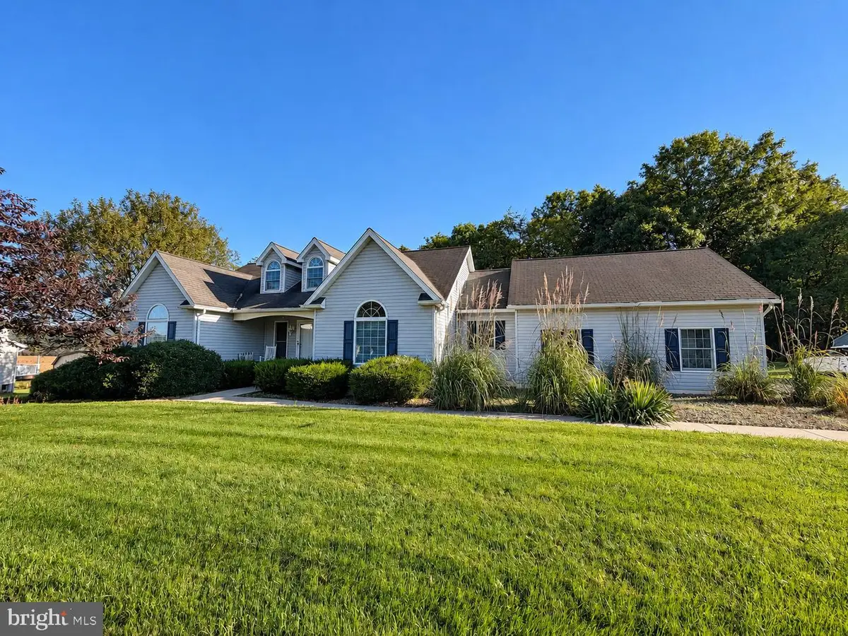 1051 E Springfield Dr, Bellefonte, PA 16823 - #1