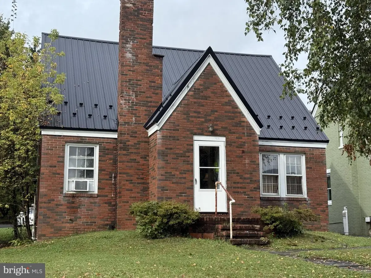 208 Woodward Ave, Lock Haven, PA 17745 - Image #1