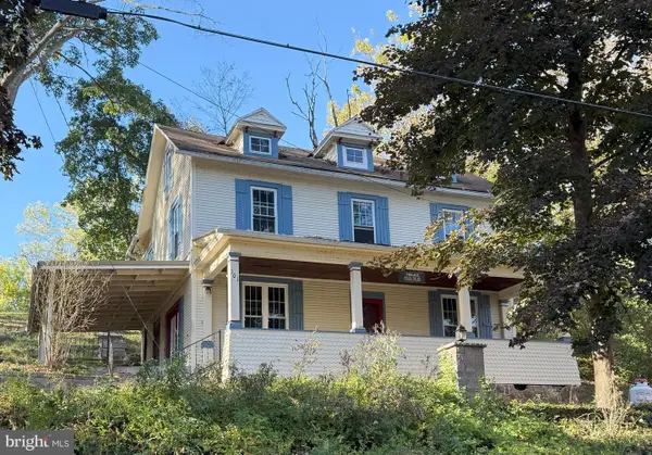 101 Gilmore Rd, MILL HALL, PA 17751