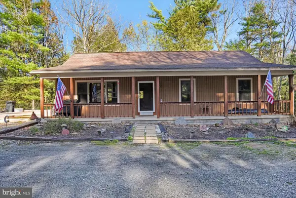45 Laurel Ln, LOGANTON, PA 17747