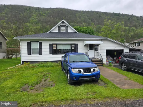 1109 Central Ave, RENOVO, PA 17764