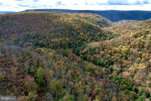 27 Beech Creek Mountain Rd, BEECH CREEK, PA 16822